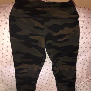 Camo print leggings